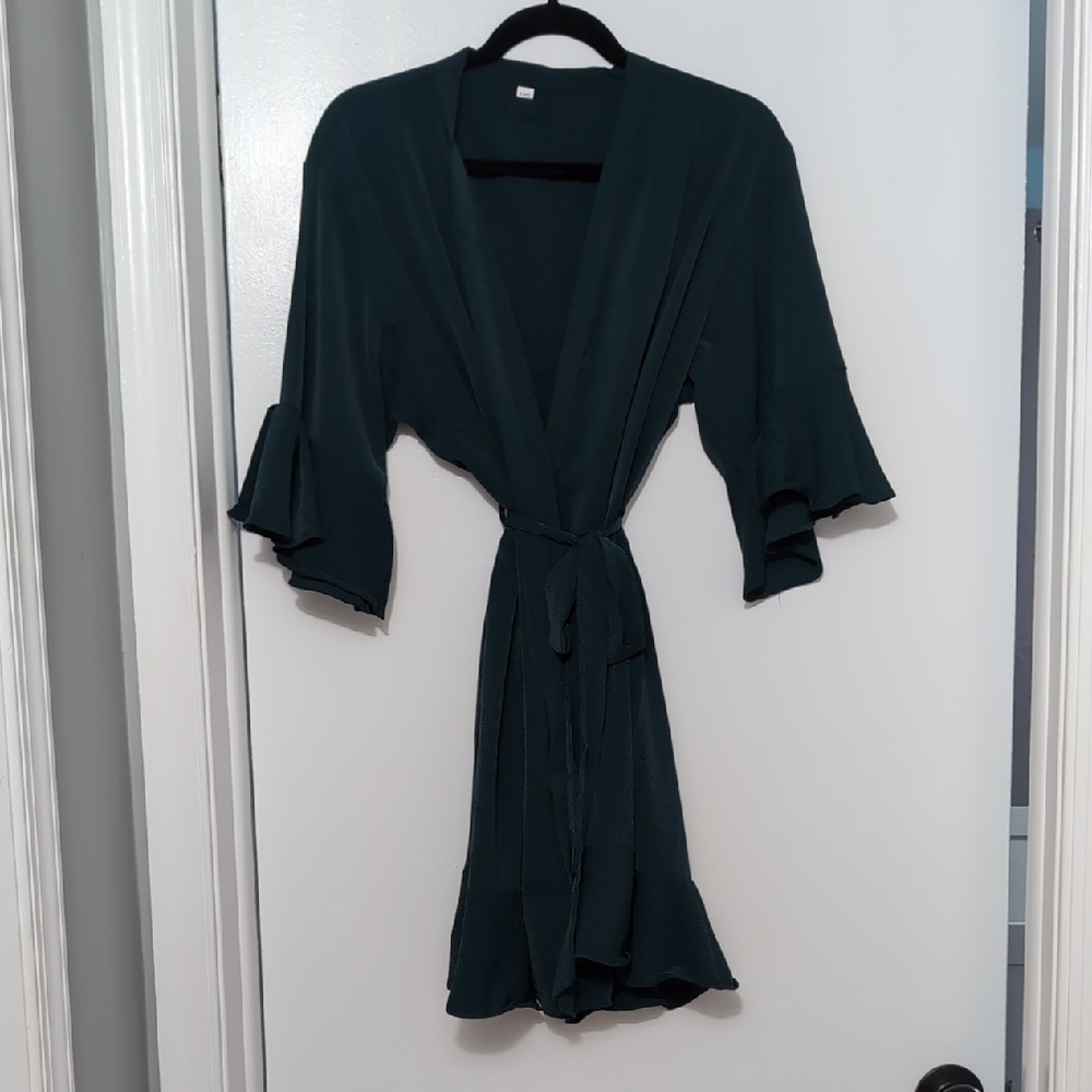 Elegant Dark Green Ruffle Sleeve Robe